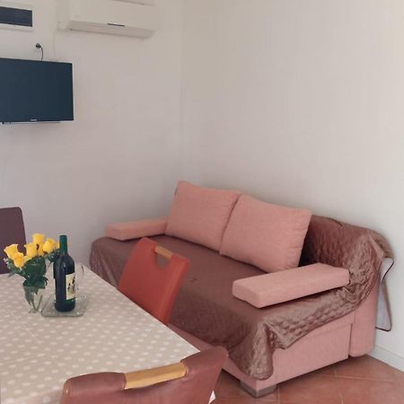 Apartmani Nikola Biograd Na Moru Zewnętrze zdjęcie
